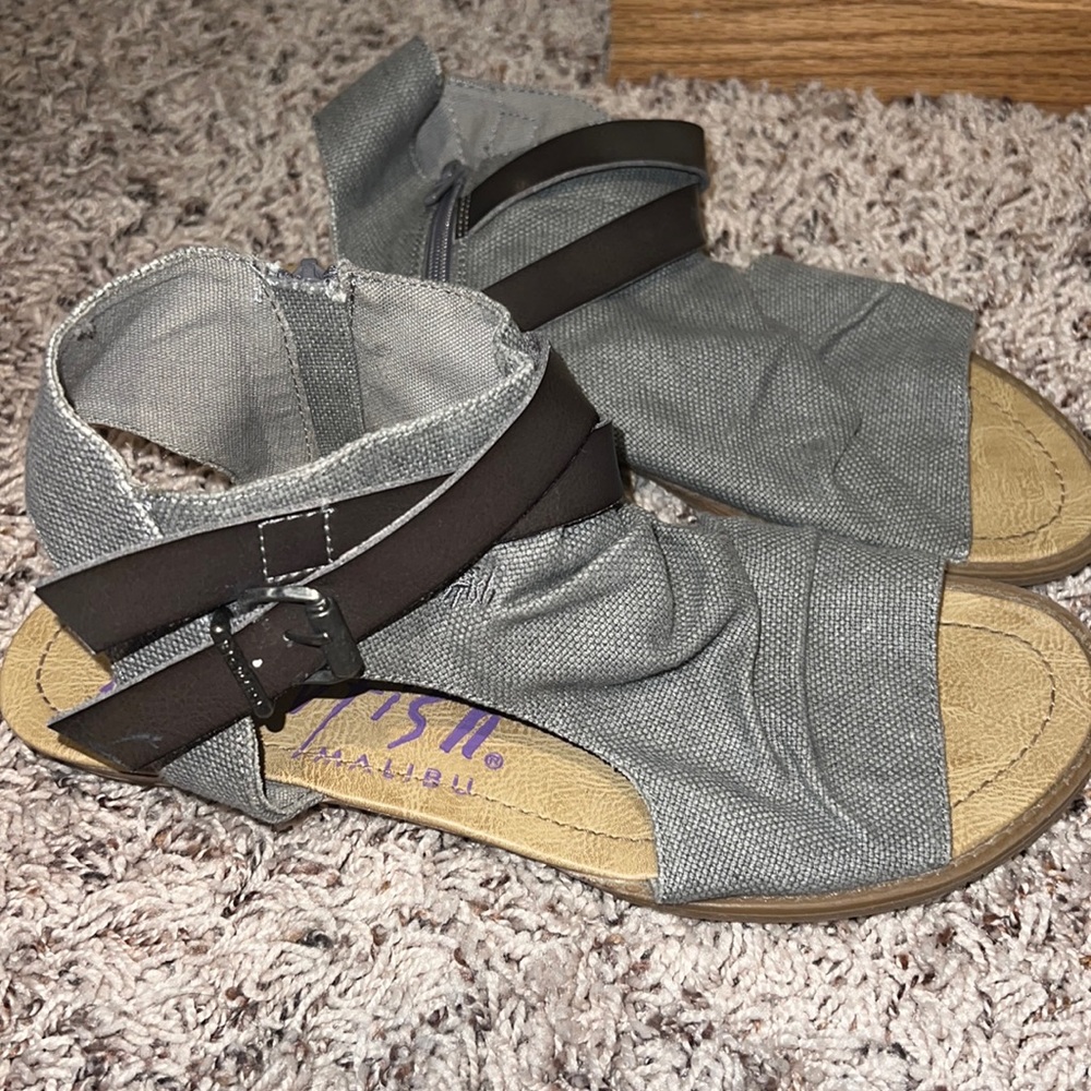 Comfy blowfish sandals